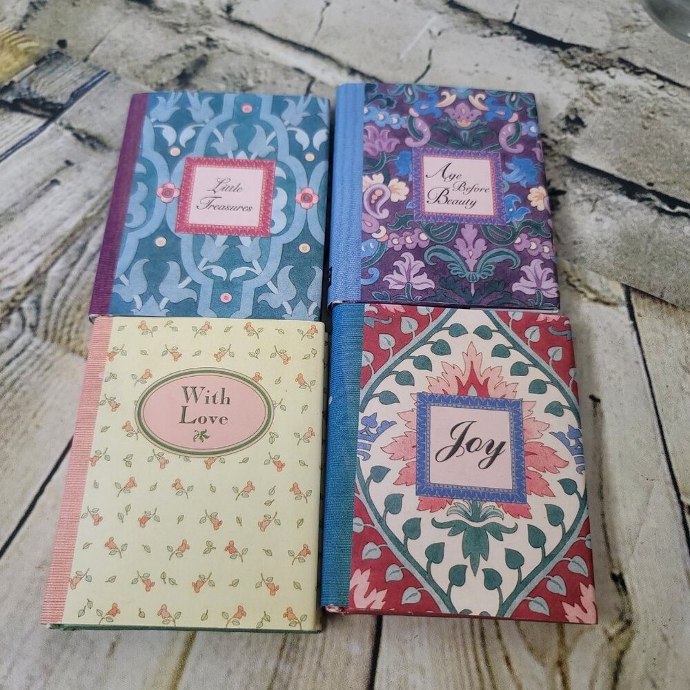4 Small Inspiration Books With Love  Little Treasures  Joy  Age Before Beauty